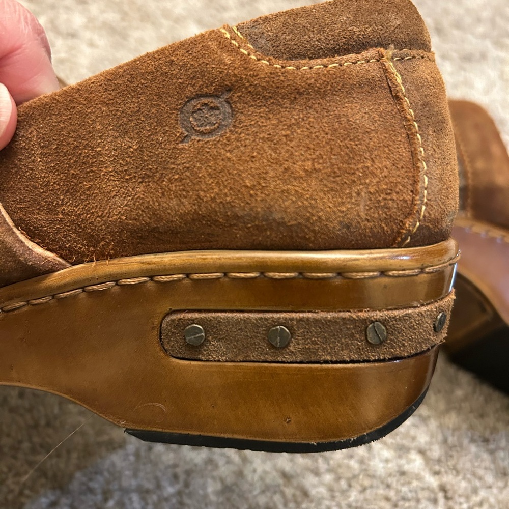 Brown Born Clogs With Geometric Pattern. - image 3